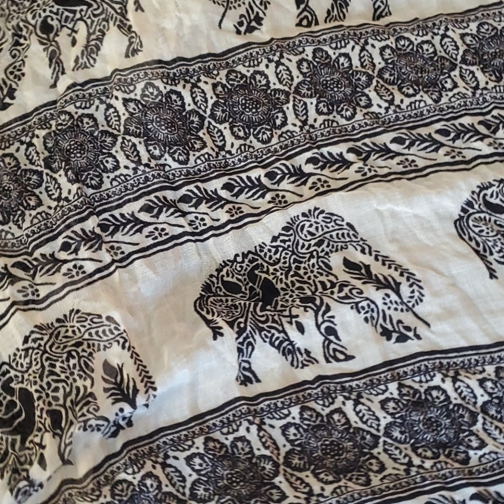Elephant Scarf - Picture 2 of 2